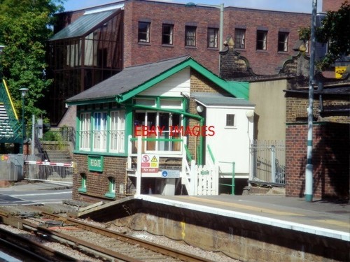 Photo reigate railway station - reigate,
