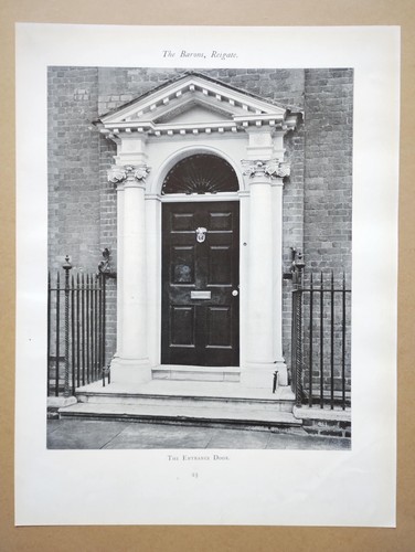 Entrance door the barons - to,